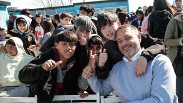 ELECCIONES. Santiago Laurent, en la inauguración de una de las nuevas escuelas de Pilar.
