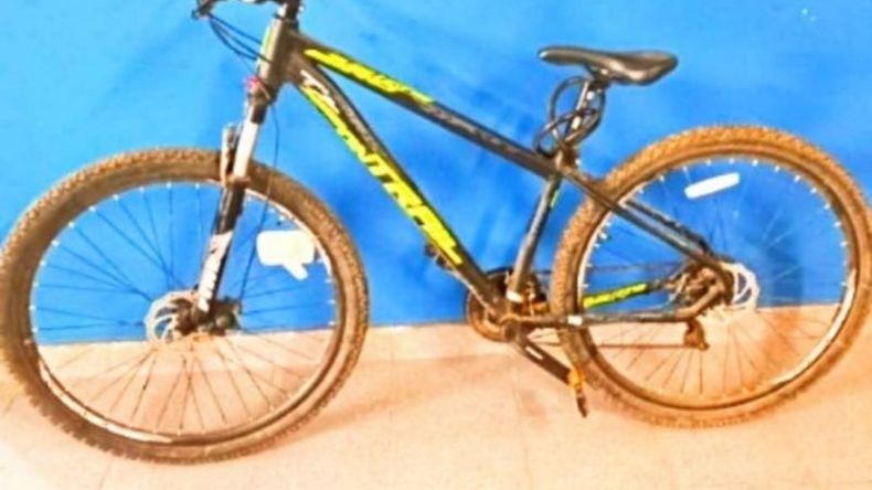 La ciclista herida tiene 31 años y es oriunda del barrio Vicente López de Pilar. Foto @juancaimpacto.