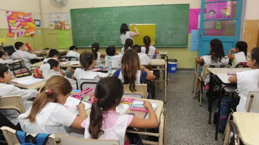 El incremento prevé una suba salarial para los docentes del 5%, a pagar en agosto y octubre, a lo que se suman otros beneficios laborales y nuevas citaciones.