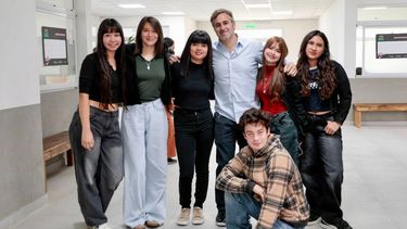 CON LOS CHICOS. Federico Achával acompañó a los estudiantes en los últimos días de clases.