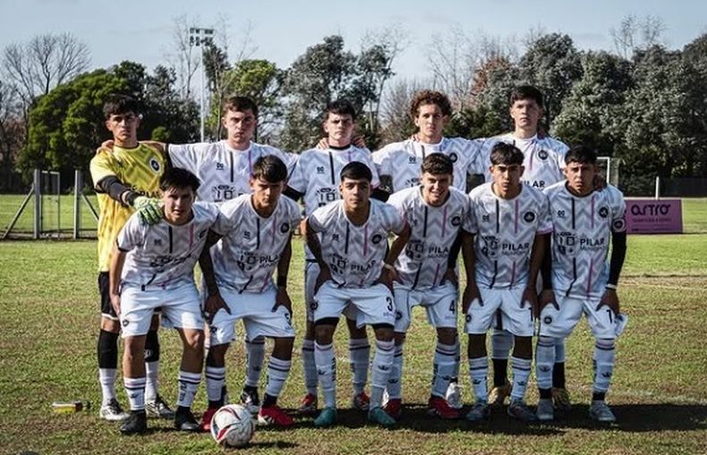 La formación de la Tercera División de Real Pilar.