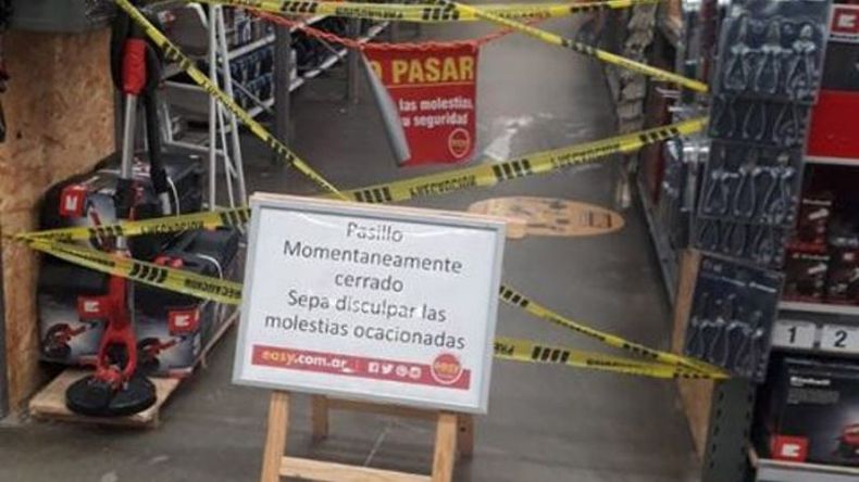 En Easy Pilar hay cinco infectados y hay dos compañeros más que se hisoparon hoy (por ayer) y están esperando el resultado. El local no cerró, solo inhabilitó la computadora del sector de ferretería y un pasillo de dicho sector. Pablo..