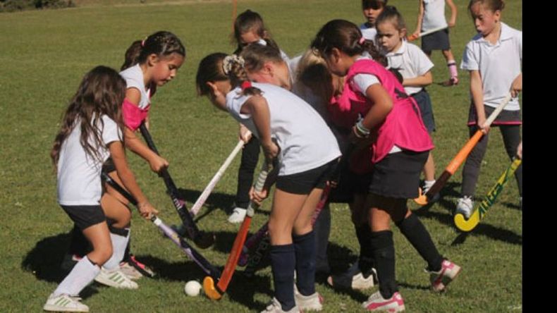 Más de 2.000 chicas participan del torneo de la Subsecretaría de Deportes..
