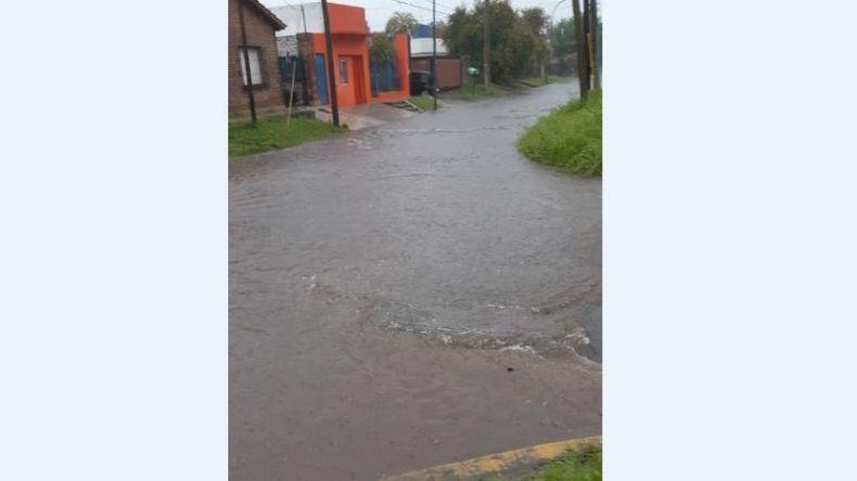 Calle Mendoza, en Pilar..