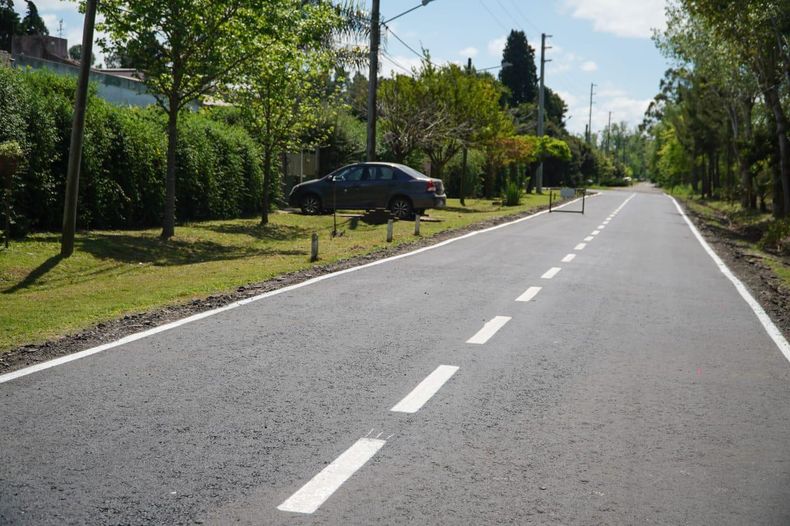 NUEVOS PAVIMENTOS. Irizar se sum&oacute; al plan de asfaltos. &nbsp;