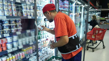 PRESIÓN. Empezaron a llegar listas de precios con aumentos a los supermercados.