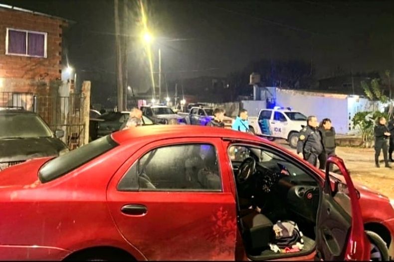 PERSECUCIÓN POLICIAL. El automóvil recuperado en Lagomarsino había sido robado en Vicente López.