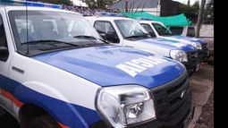 Completo. Tras poco más de 4 años, Pilar cuenta con los 50 patrulleros, ya no tan nuevos, prometidos por Ricardo Casal. Ayer llegaron las últimas 6 camionetas Ford Ranger cuyo paradero era desconocido tras ser llevadas a equipar..