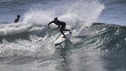 Lucía Cosoletto en las aguas de Punta Lobos (Chile).