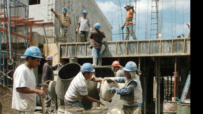 EMPLEO. Ducoté llamó a cuidar el empleo actual y apostó fuerte a la construcción..