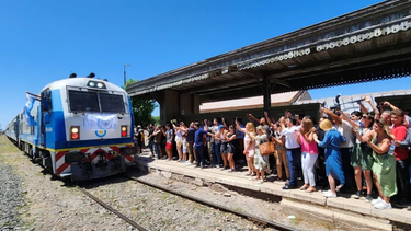 FRUSTRACIÓN. Los vecinos habían recibido con entusiasmo la vuelta de los trenes. &nbsp;