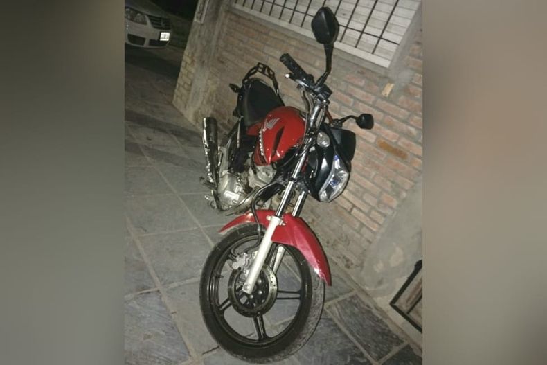 La moto había sido robada horas antes en colectora Panamericana.