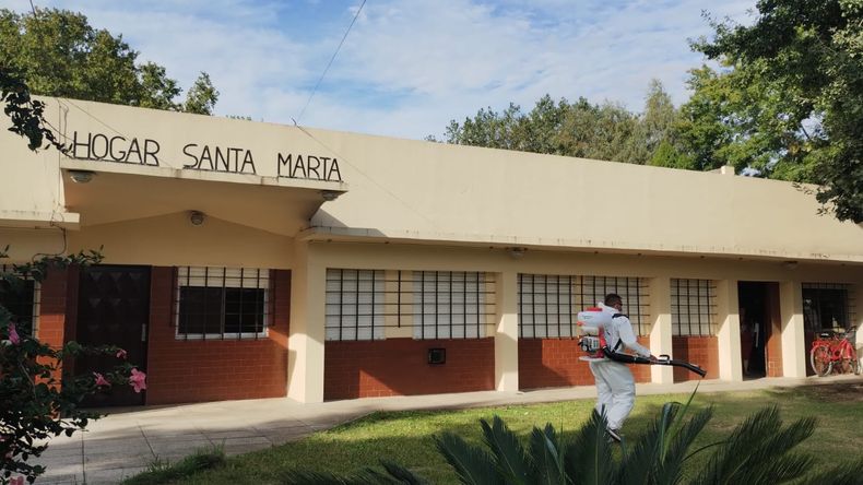 Muchas gracias al Municipio por haber venido a fumigar el Hogar Santa Marta. Familias y niños muy contentos. Hogar Santa Marta Derqui.