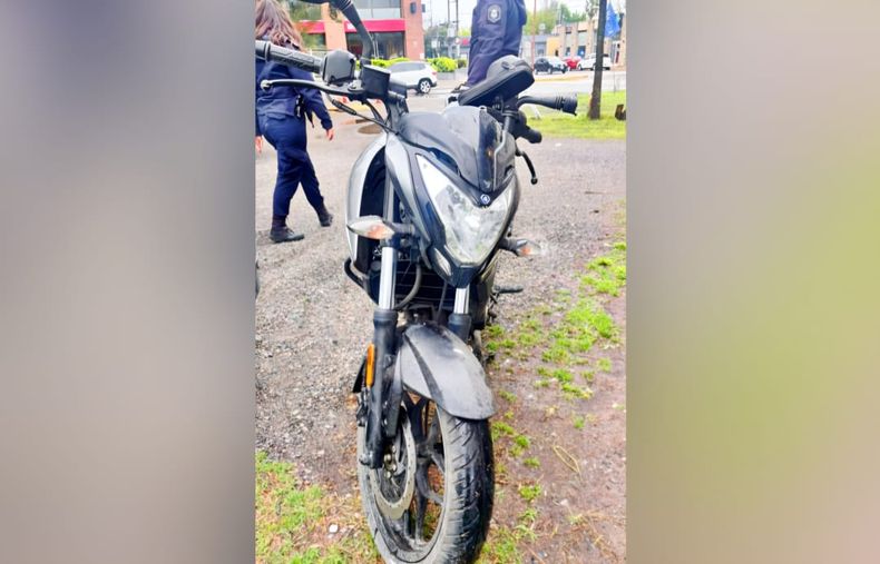 La moto involucrada en el accidente del kilómetro 42.