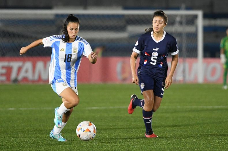 Argentina tuvo a la pilarense Belén Ludueña como titular en el juego ante Paraguay.