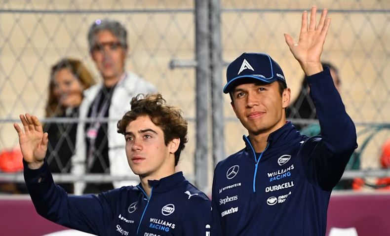 Franco Colapinto y Alex Albon, pilotos de Williams en la última fecha del año.