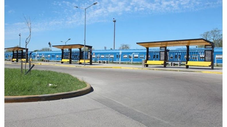 No hubo transporte público ni de carga. .
