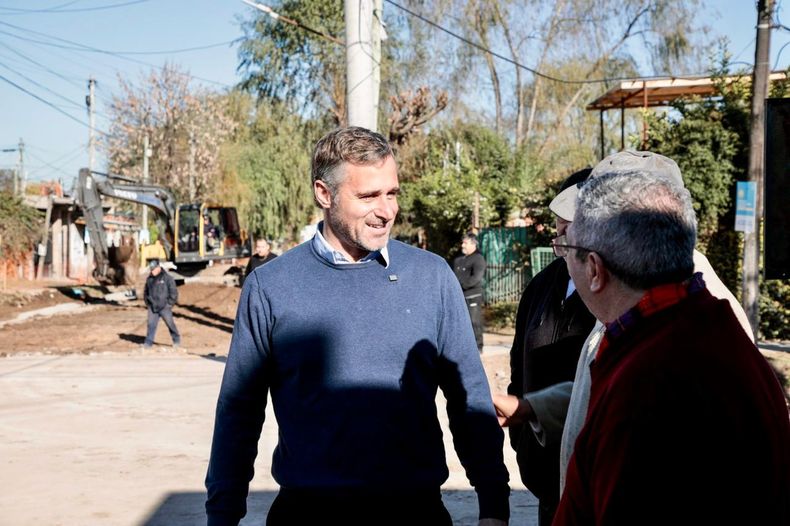 Federico Achával recorrió las obras, que ya se encuentran avanzadas.