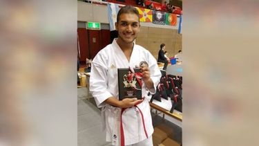 En lo más alto. Carlos Saldivia fue subcampeón en el mundial de Japón, en la categoría 16-18 años. .