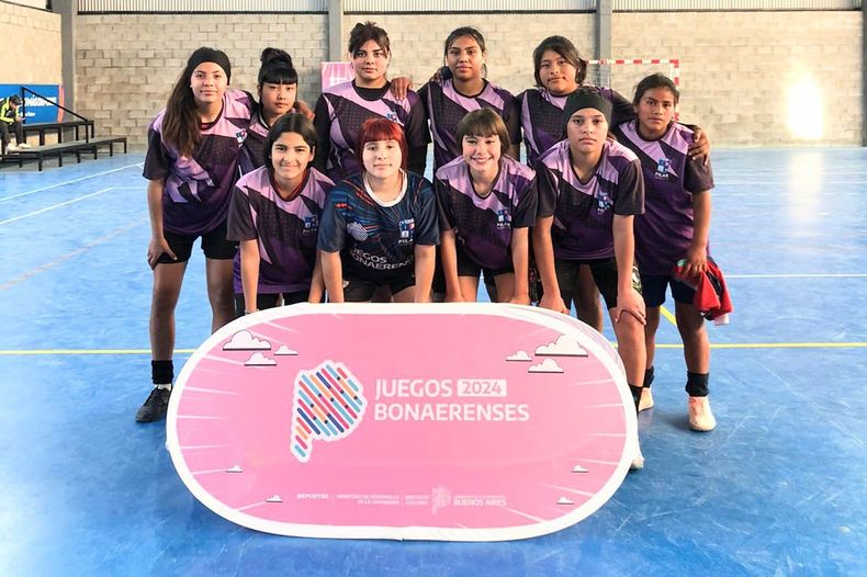 PASAJE. Las chicas de la Sub 15 de Futsal de Pilar lleg&oacute; a la Feliz.