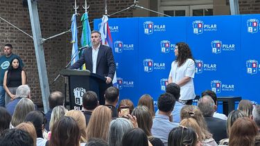 ANUNCIO EN EL PELLEGRINI. El intendente Federico Achával junto a la rectora de la Universidad de Pilar, Lizzy Wanger.&nbsp;