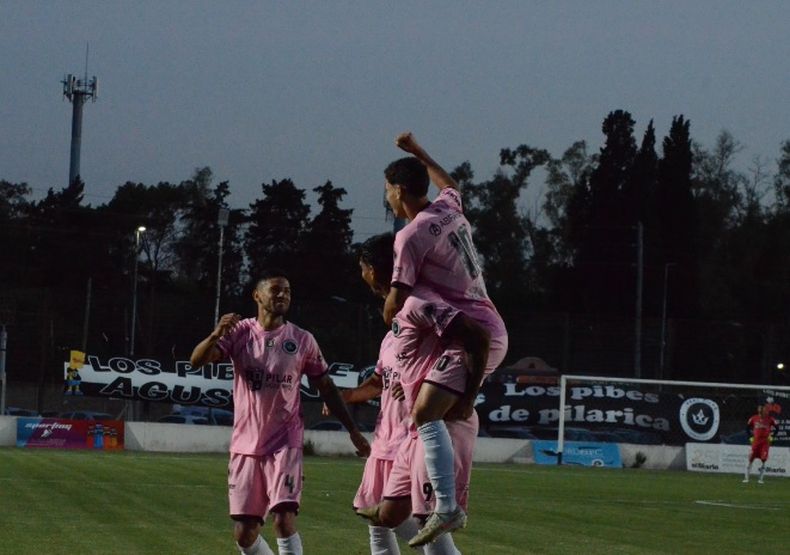 FESTEJO. Real Pilar irá a Maschwitz con la obligación de ganar para seguir en carrera al título.