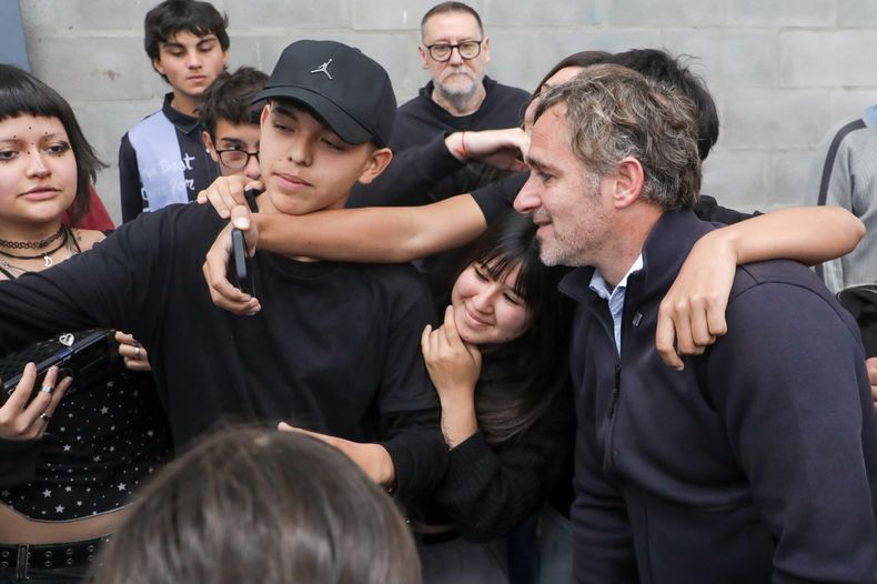 2210 jovenes 1