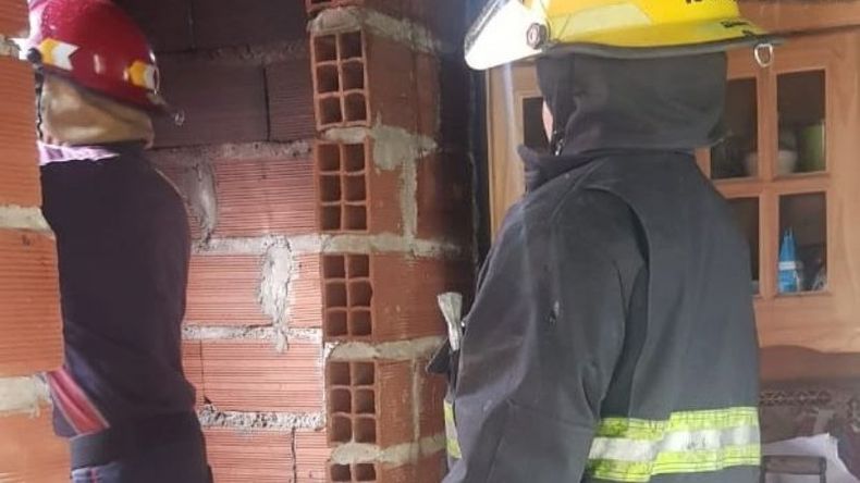 Bomberos de Derqui controlaron las llamas. .