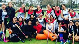 IMPARABLES. Las chicas de la categoría Mami de Muni, campeonas en Moreno..