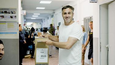 Achával votó en Del Viso.