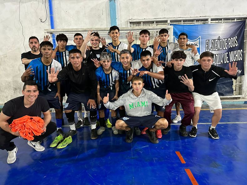 Futsal de Pilar: La Cuarta División se pintó de Albiceleste.