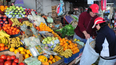 FRÍO. Luego de la ola polar y las intensas heladas, los precios de frutas y verduras se dispararon. &nbsp;