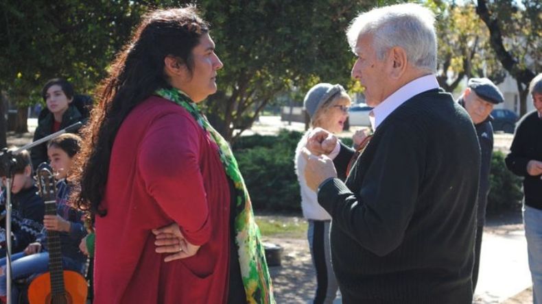 APUESTA. Natalia Cabral junto a Esmael Geder, ex presidente..
