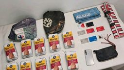 Los acusados intentaron llevarse mercadería del supermercado mayorista Vital pero fueron sorprendidos por los empleados. Los acusados intentaron llevarse mercadería del supermercado mayorista Vital pero fueron sorprendidos por los empleados.