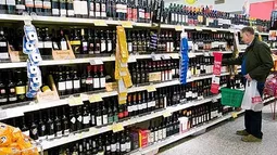 La iniciativa también propone actualizar los horarios de venta y delivery de bebidas, aunque mantiene las restricciones para menores y el Alcohol Cero.