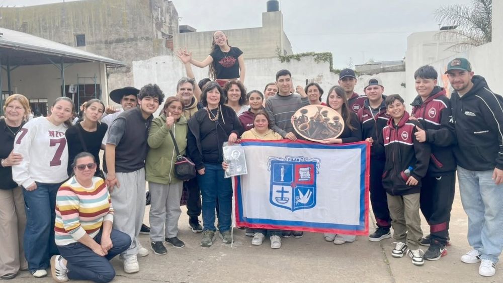 La delegación de Pilar que viajó a San Andrés de Giles para el Regional de Cultura.