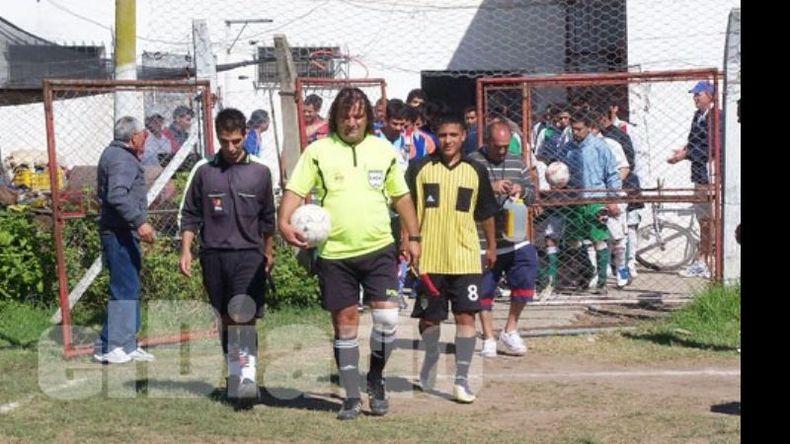 Lucas Suárez, Ángel y Miguel Escobar, la terna arbitral..