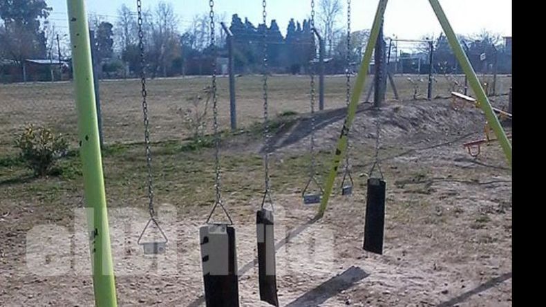 Así luce la plaza del barrio Luchetti en estos días..