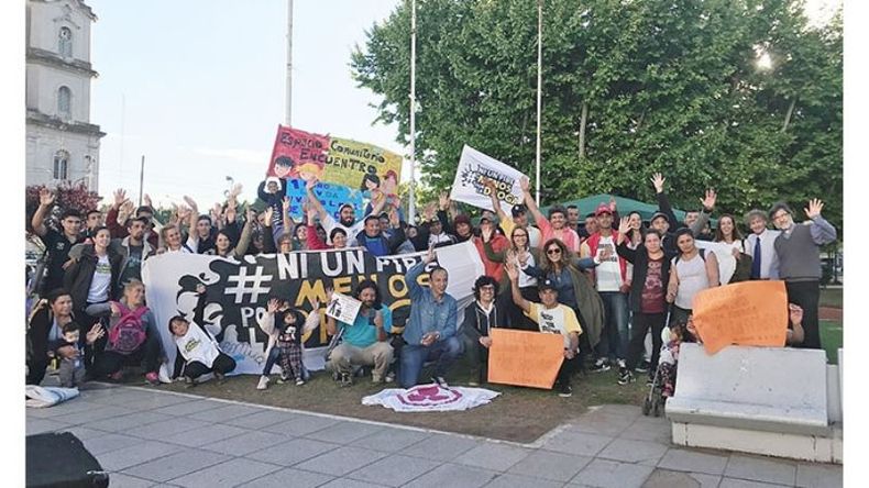 TODOS JUNTOS. Las agrupaciones que participaron de la movilización..