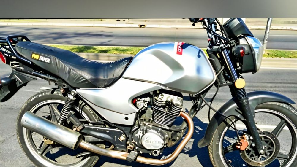 La moto no poseía impedimento legal para circular pero el conductor no pudo acreditar su titularidad.