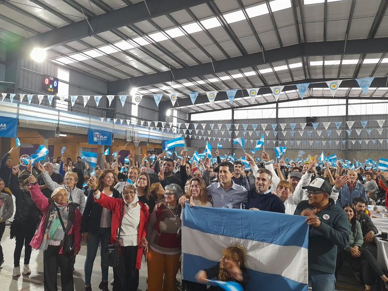 DISCURSOS. Achával y De Pedro coincidieron en poner en valor el legado de la Revolución de Mayo. &nbsp;