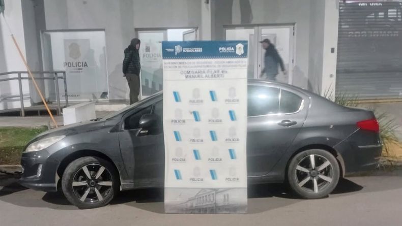 El Peugeot 408 del comerciante de Manuel Alberti que hizo la falsa denuncia por robo.