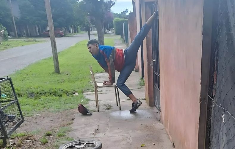 El delincuente quedó enganchado de la reja cuando intentó entrar a una casa en San Miguel.