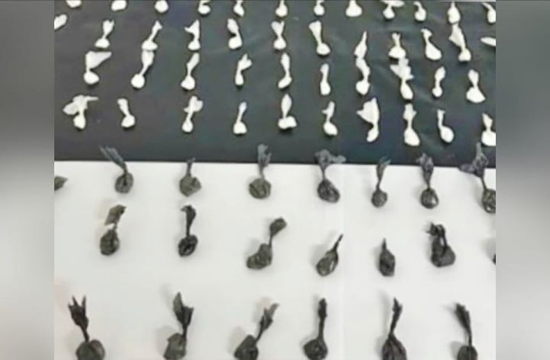 Parte de la droga incautada en una vivienda del barrio Pinazo.&nbsp;