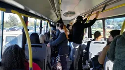 El Gobierno se comprometió a depositar este miércoles la mitad de la deuda de los subsidios. El Gobierno se comprometió a depositar este miércoles la mitad de la deuda de los subsidios.