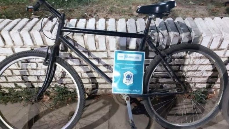 Una de las bicicletas robadas por los delincuentes esta madrugada. .