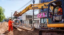 Las obras en el centro de Pilar tienen como objetivo mejorar el drenaje del agua y conectar el nuevo sistema de desagües al Río Luján. Las obras en el centro de Pilar tienen como objetivo mejorar el drenaje del agua y conectar el nuevo sistema de desagües al Río Luján.