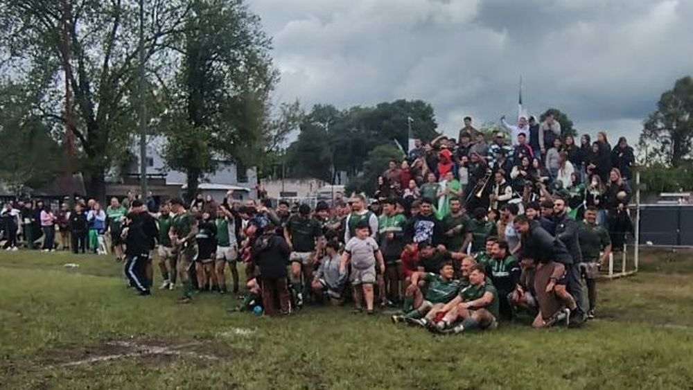 Los PInos festejó con su hinchada el cierre de temporada.