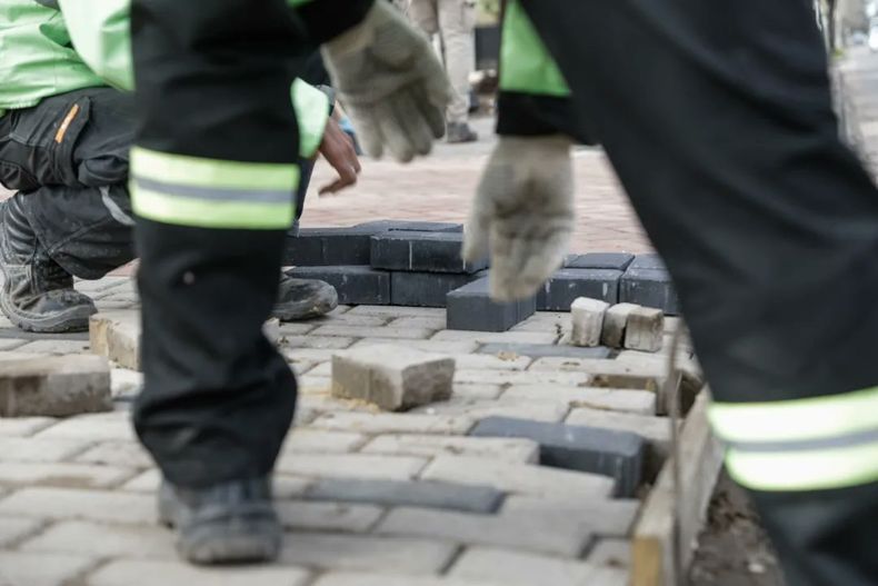 REFUERZO. El bono alcanza a todos los trabajadores municipales.