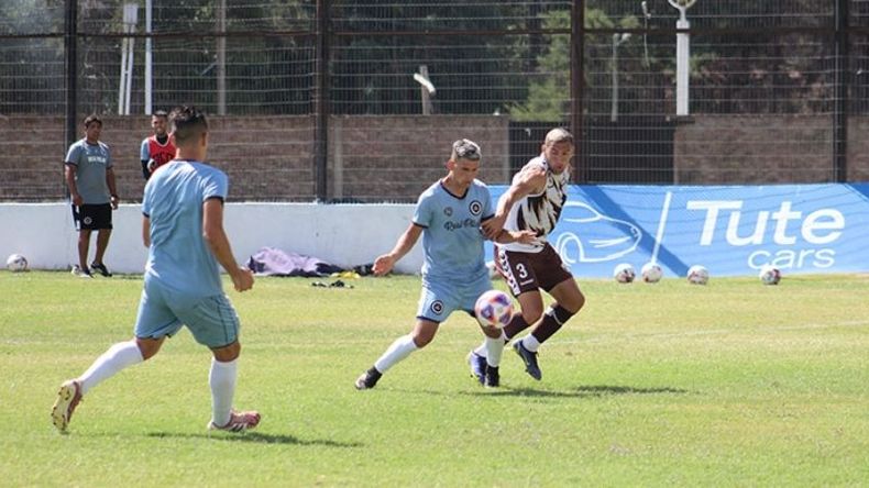 AMISTOSO. Real Pilar se prepara para el último ensayo de pretemporada..